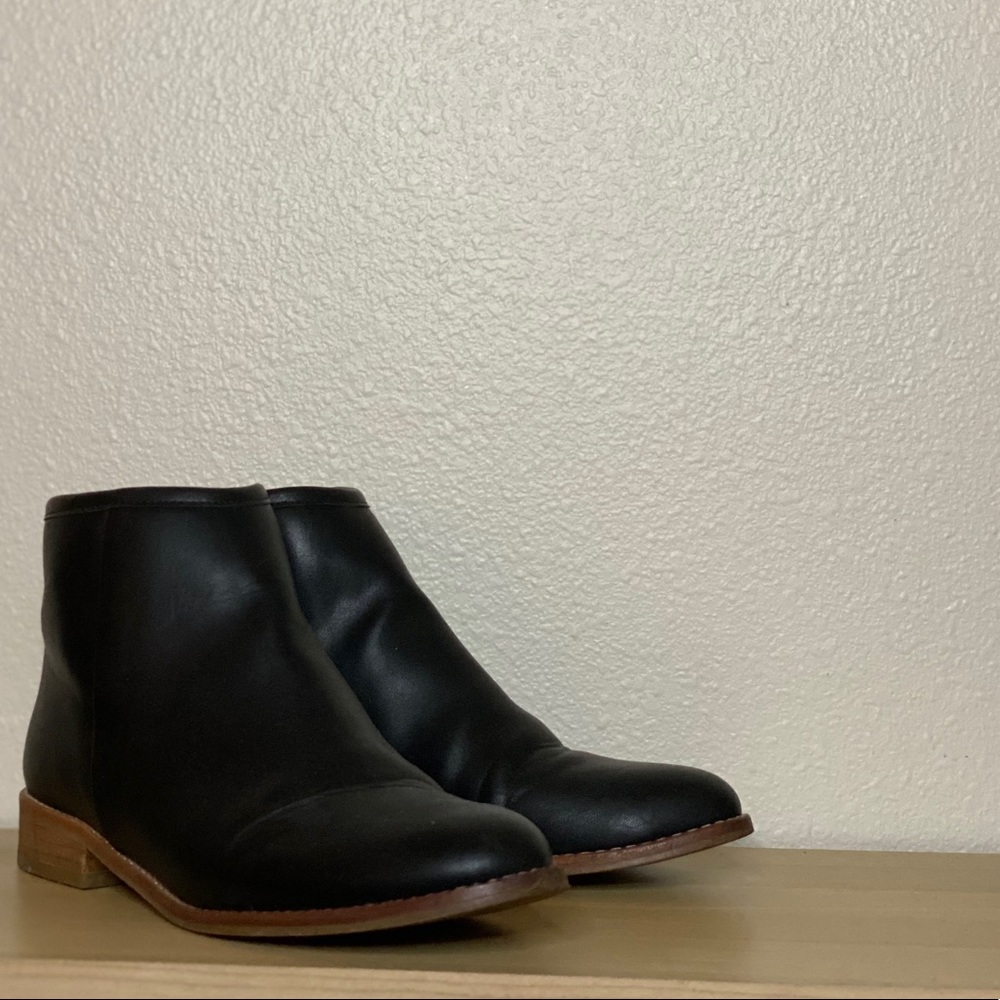 Low key black bootie